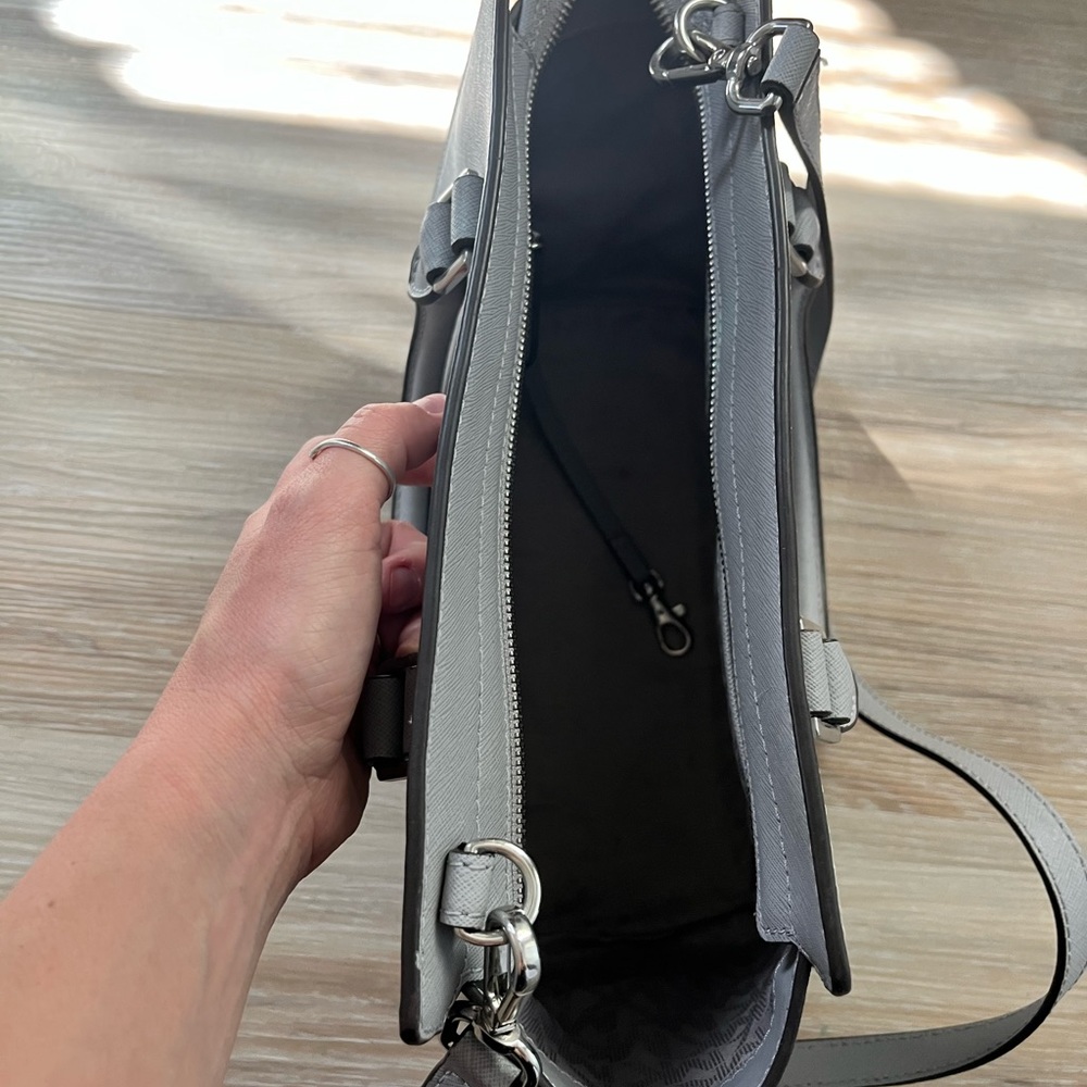 Purse - Picture 2 of 2